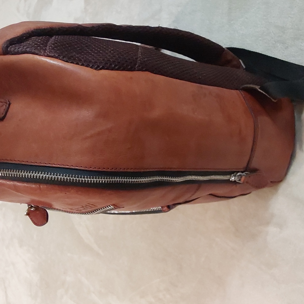 Bugatti Mens leather backpack. - Picture 9 of 16
